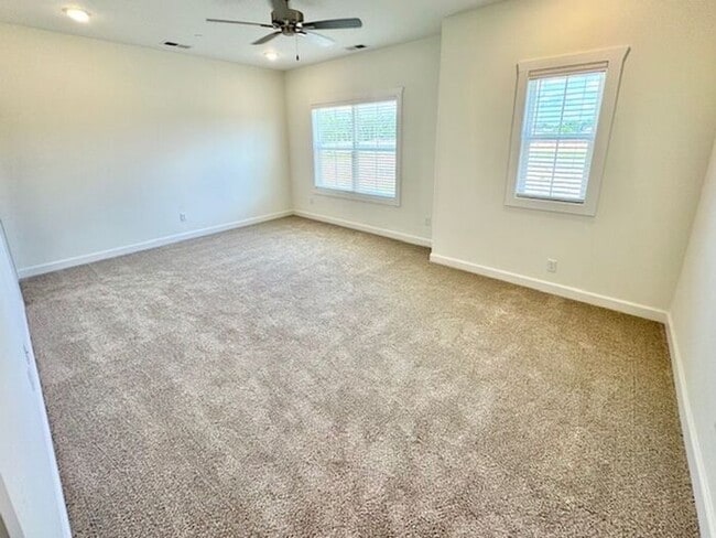 Building Photo - Now Leasing at Cedar Bluff – 4BR Townhomes...