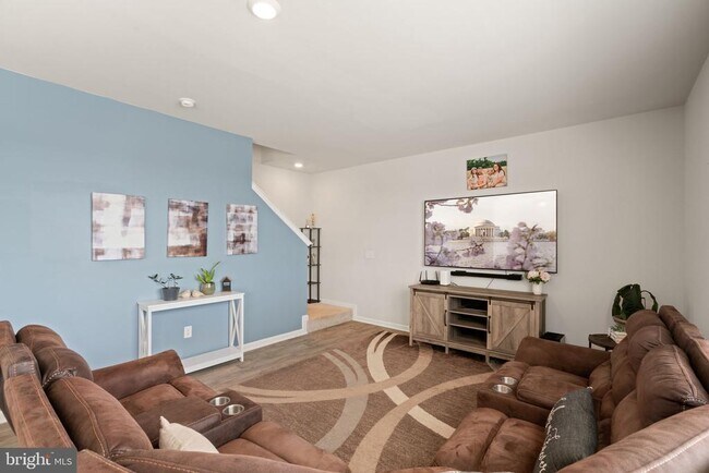 Building Photo - 35418 River Bend Dr