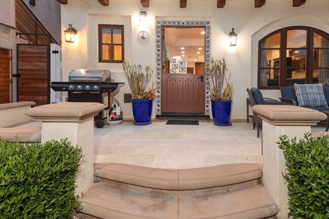 Building Photo - Newport Beach Balboa Peninsula Beach House with Rooftop Deck | Weekly & 30+ Night Stays