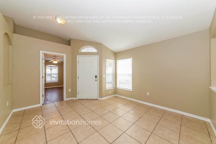 Building Photo - 11801 Acorn Woods Terrace