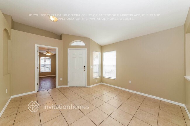 Building Photo - 11801 Acorn Woods Terrace