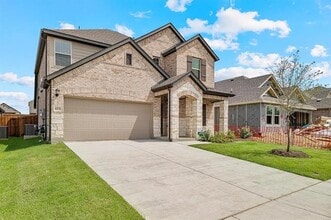 Building Photo - 422 Wydown Dr