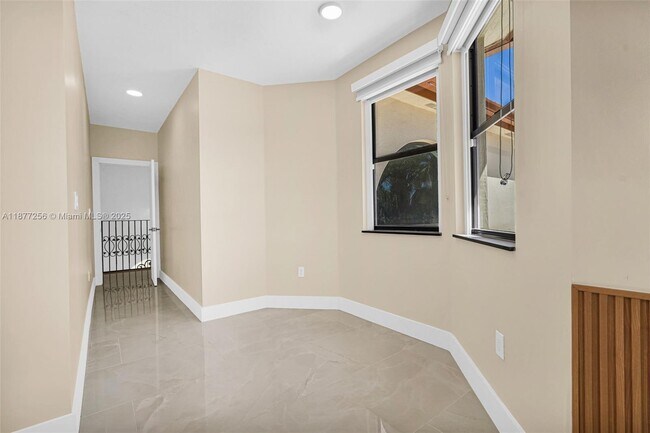 Building Photo - 5040 SW 159th Ave