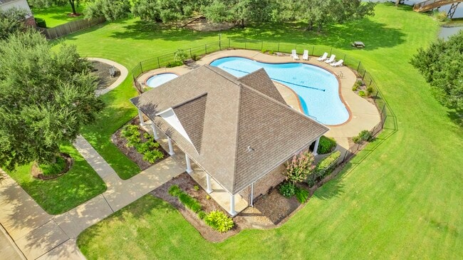 Building Photo - 30 Crestview Trail