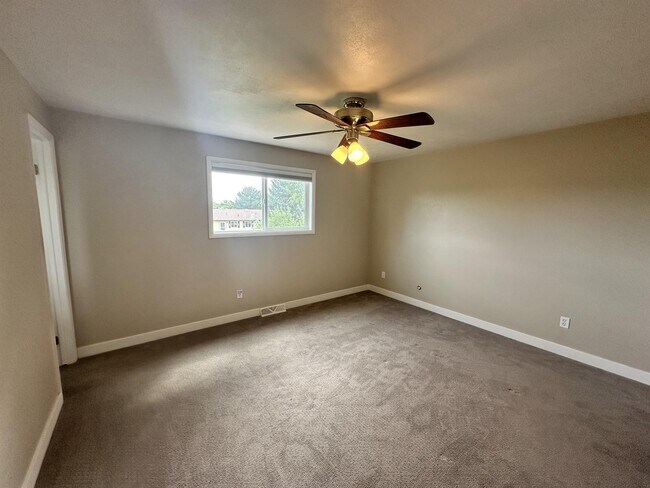 Building Photo - 7628 S Eaton Way