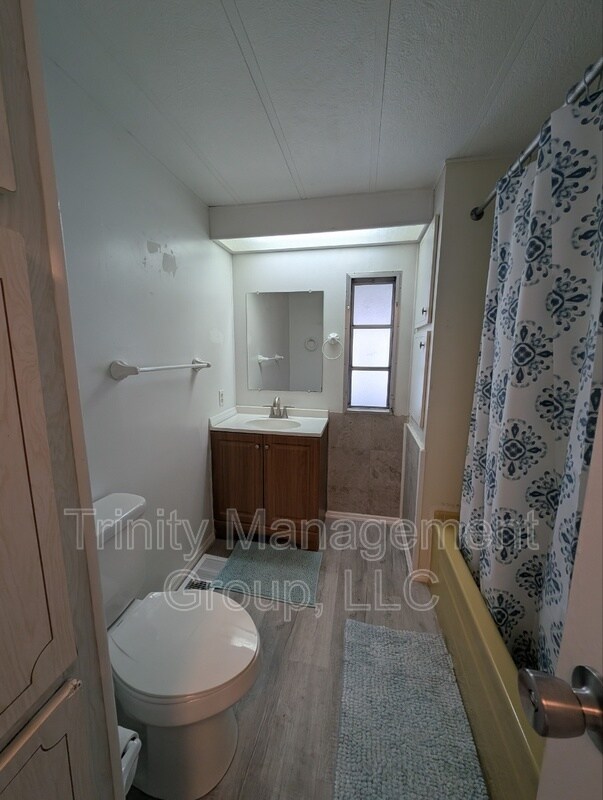 Building Photo - 207 Dolphin Dr N