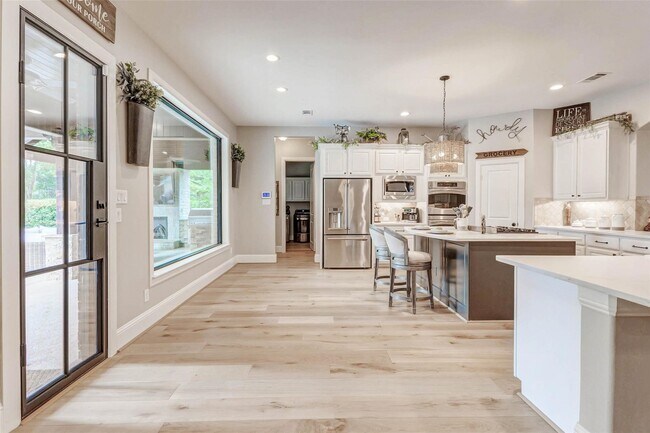 Building Photo - 5323 Lake Hill Farm Way