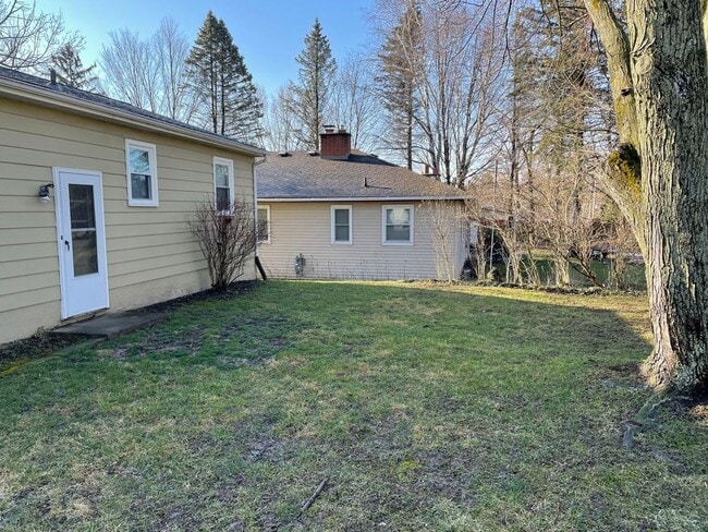 Building Photo - 3 bedroom home in Forest Hills Coming Soon!