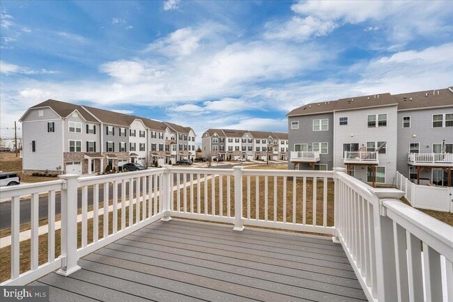 Building Photo - 2 Kohlmyer Dr