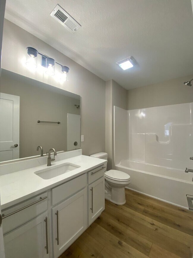 Building Photo - Luxury New Construction Home - Gorgeous Po...