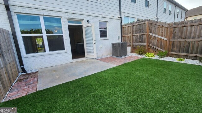 Building Photo - 300 Auburn Valley Wy