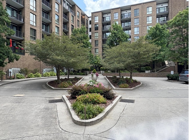 Building Photo - 200 Manufacturers Rd