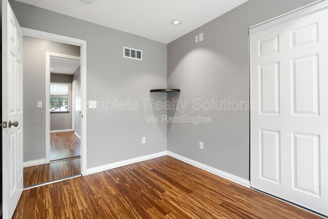 Building Photo - 5339 Vine Ave