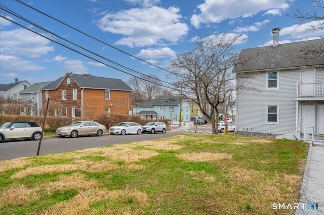 Building Photo - 38 Soundview Ave