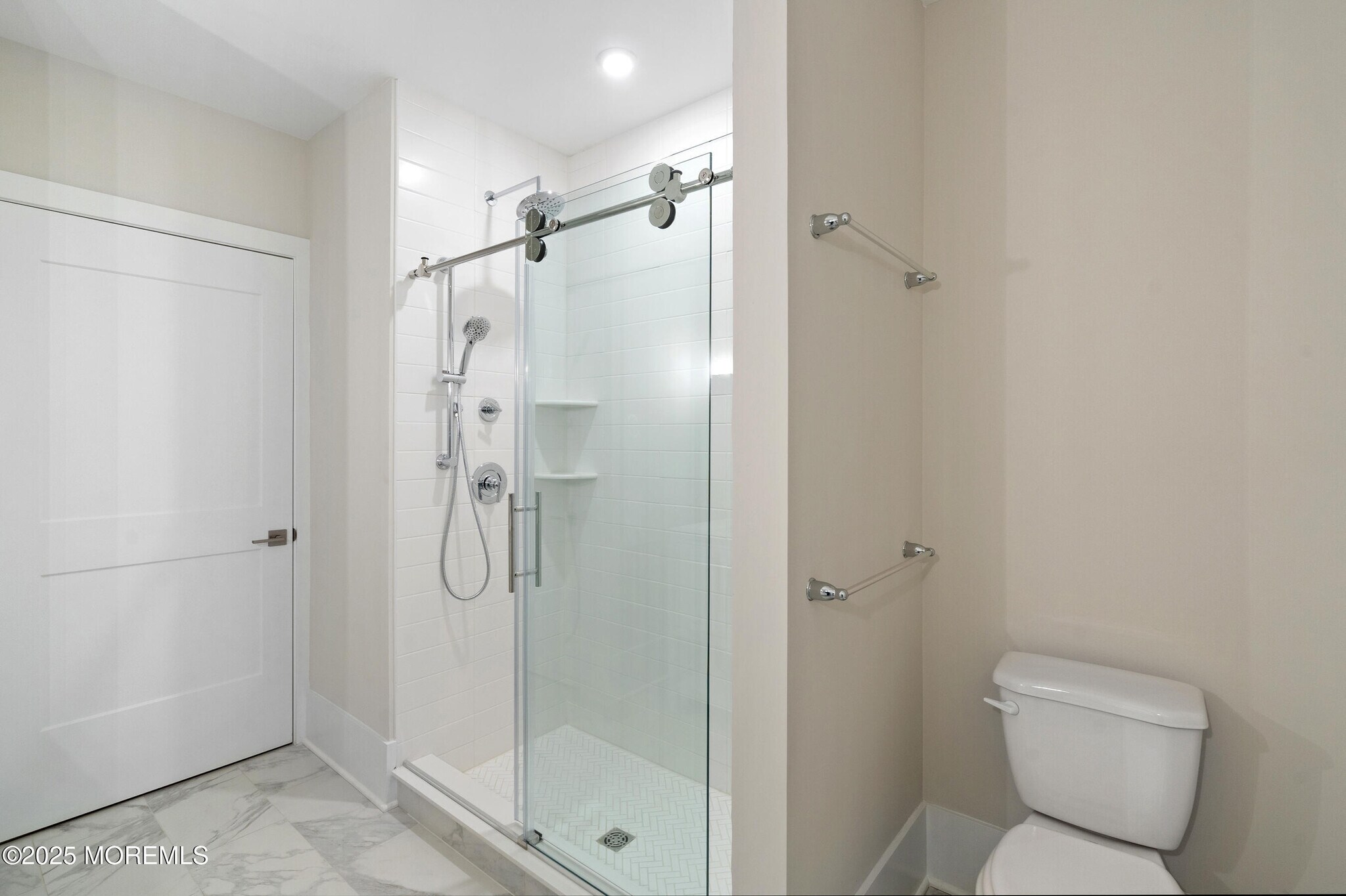 Building Photo - 215 2nd Ave