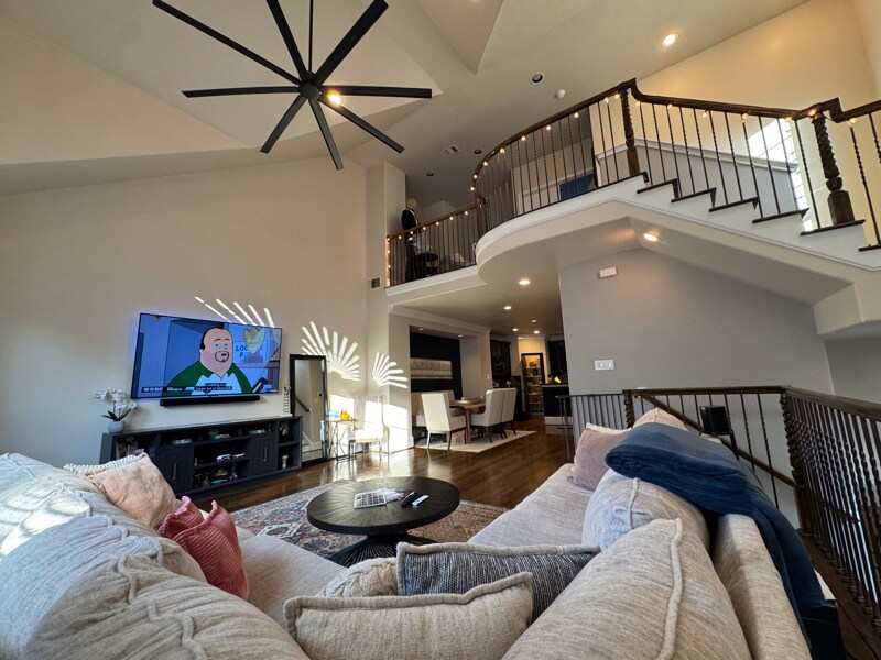 Building Photo - 1387 Studer St