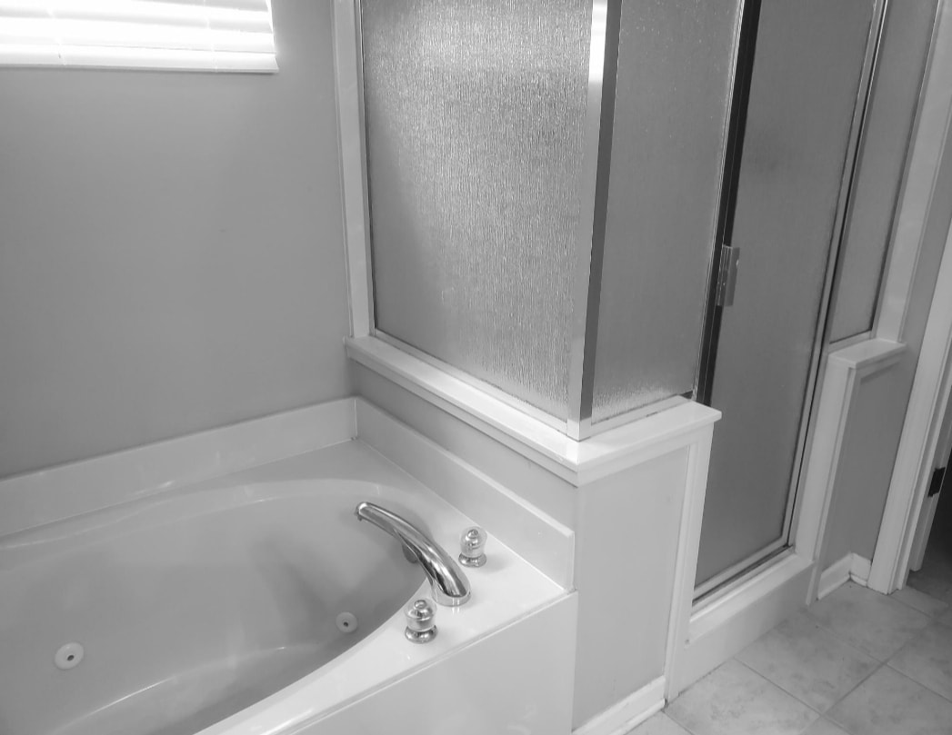 Building Photo - 7899 Rushmeade Cir N