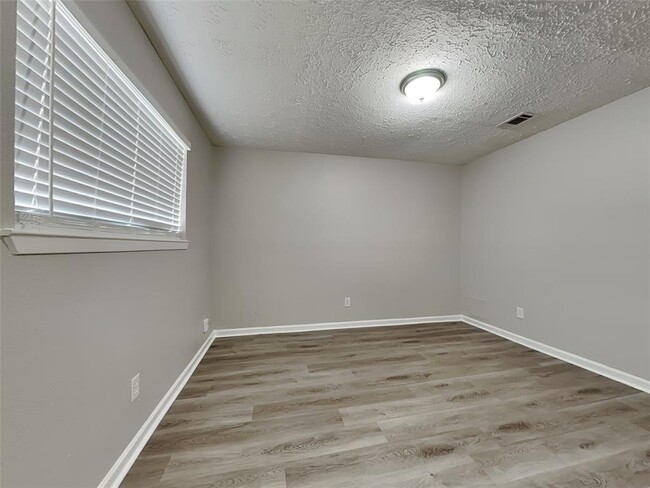 Building Photo - 7047 Rockergate Dr