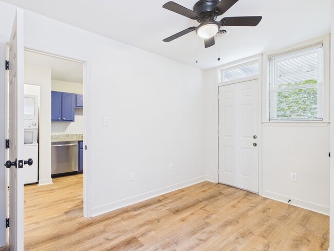 Building Photo - 411 Gilmer St