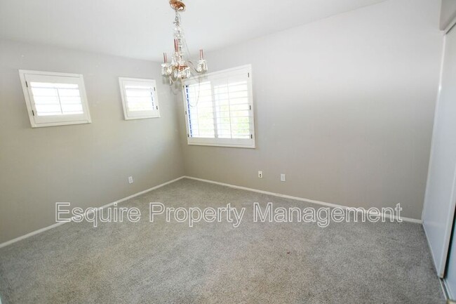 Building Photo - 508 Via Marquesa