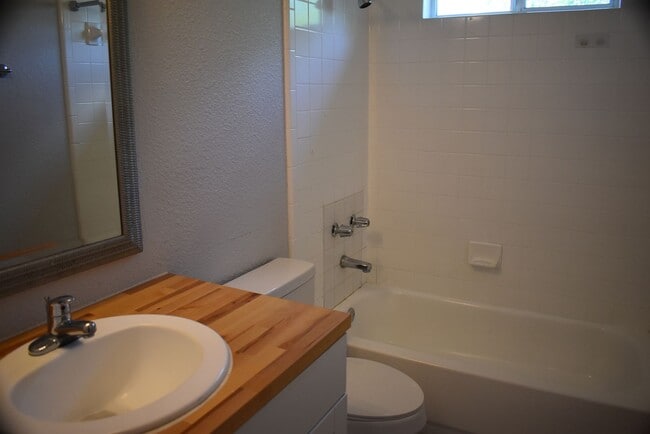 Building Photo - 4 Bd / 2 Bath in Killeen! Convenient to Fort Cavazos!