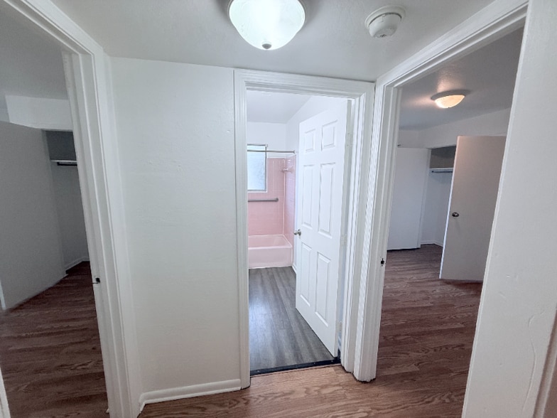 Building Photo - 629 Papworth Ave