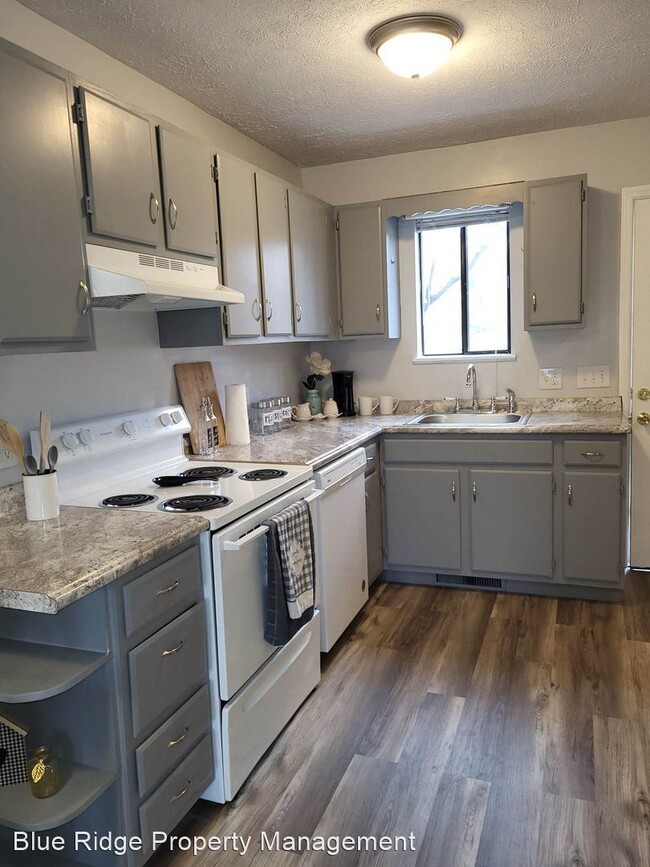 Building Photo - 2 br, 1.5 bath House - 104 Autumn Creek Lane