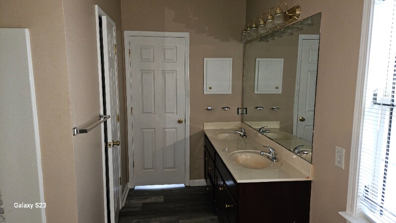 Building Photo - 894 Prince St