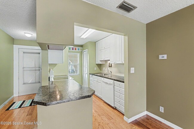 Building Photo - 1047 Small Ct