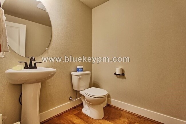 Building Photo - 4 Bed 3 Bath Home in Bethany Across From B...