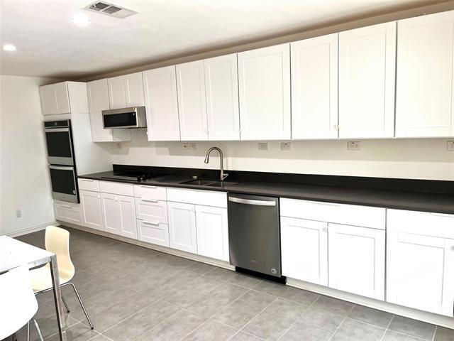 Building Photo - 1827 Rhinevalley Dr