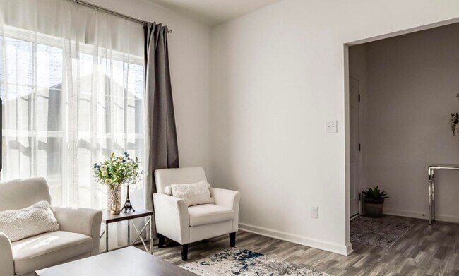 Building Photo - 4BR/2/5 Bath Home for Rent - Overlook at Eastwood - Two Car Garage!