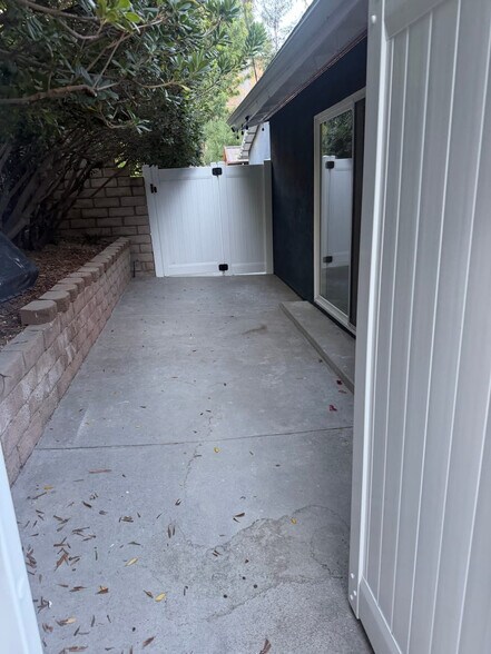 Building Photo - 7046 Darnoch Way