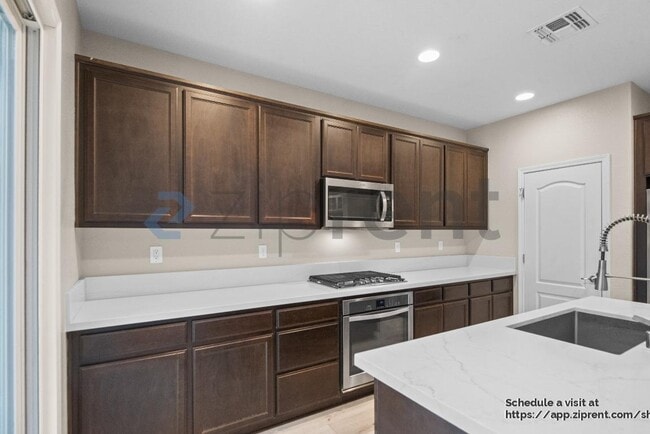 Building Photo - 1726 Hummingbird Way