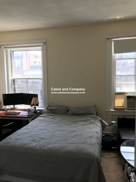 Building Photo - 311 Beacon St