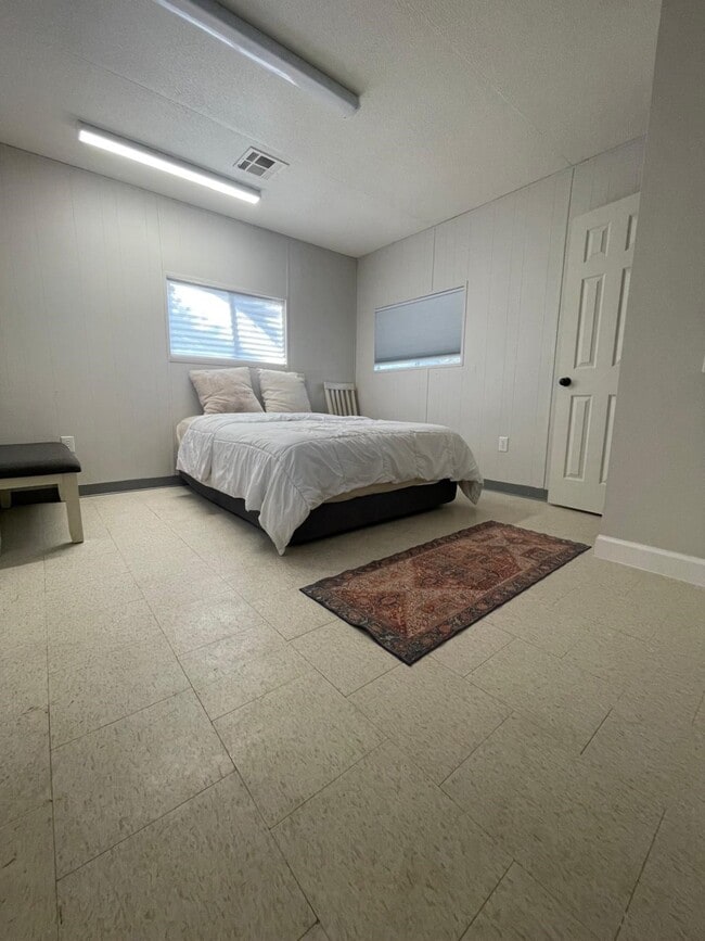 Building Photo - 408 N Rd