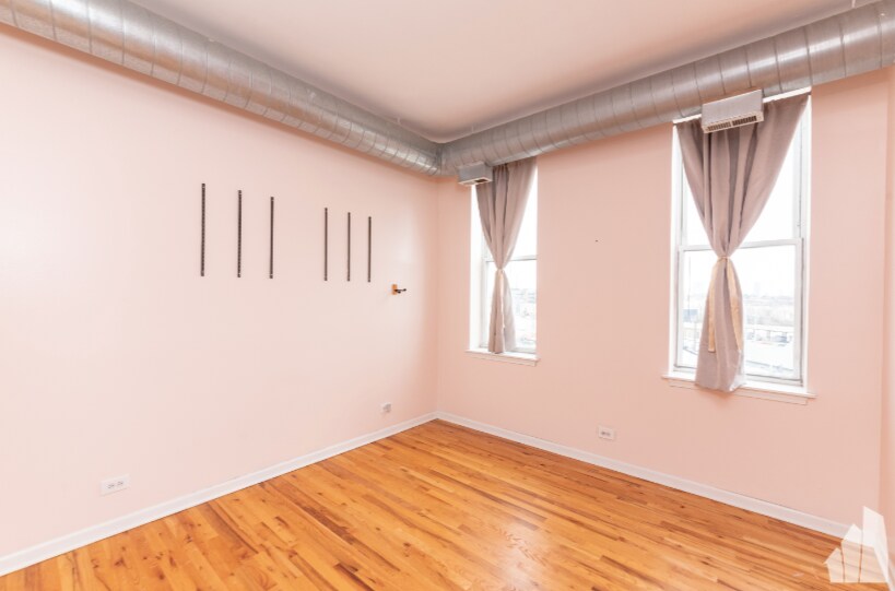Building Photo - 2356 N Elston Ct
