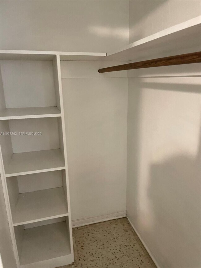 Building Photo - 2347 NW 28th St