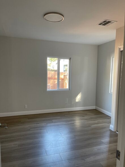 Building Photo - 4803 Lowell Ave