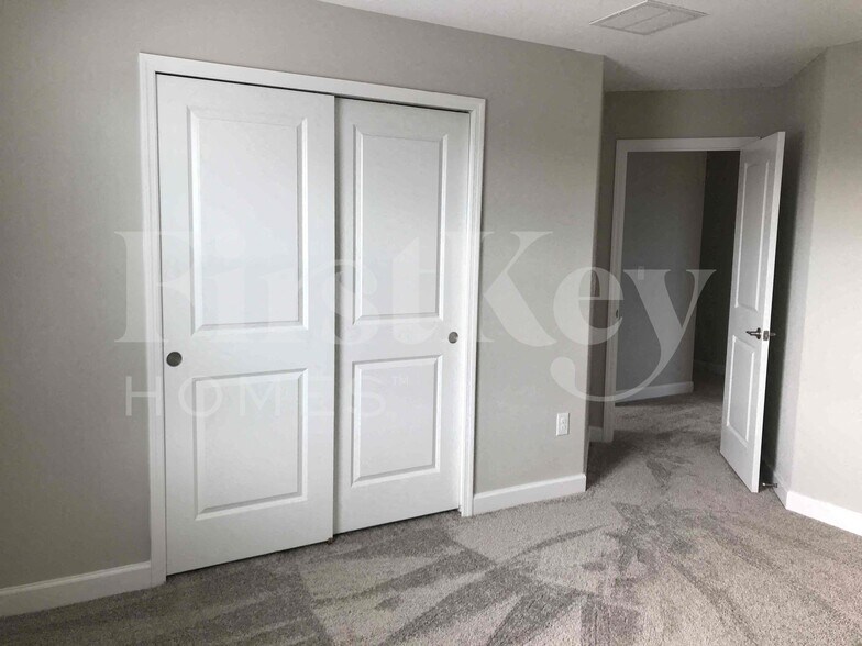 Building Photo - 9901 Victory Gallop Loop