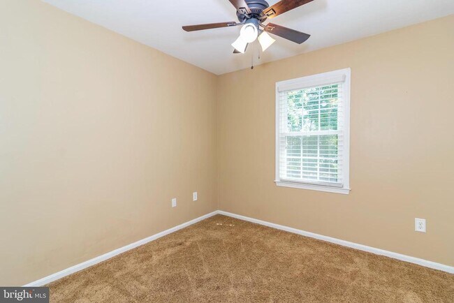 Building Photo - 5581 Ann Peake Dr