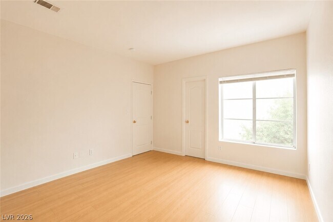 Building Photo - 5525 W Flamingo Rd