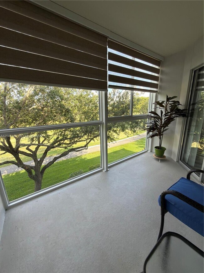 Building Photo - 1300 SW 125th Ave