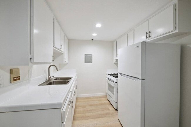 Building Photo - 1850 Williams St