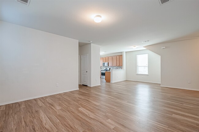 Building Photo - 4435 Champions Landing Dr