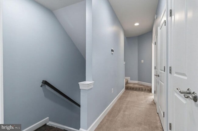 Building Photo - 3697 Ambrose Hills Rd