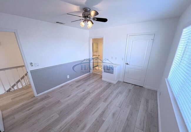 Building Photo - 3507 S Kerckhoff Ave