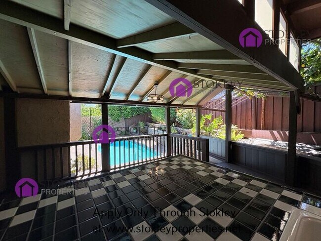 Building Photo - 2397 Lake Meadow Cir