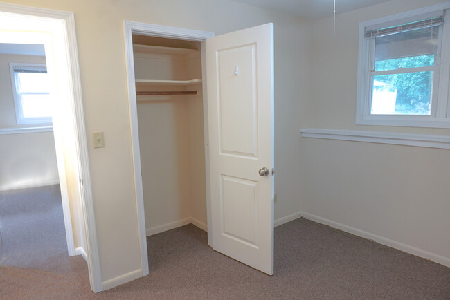 Bedroom 2 Closet - 922 Spencer St S