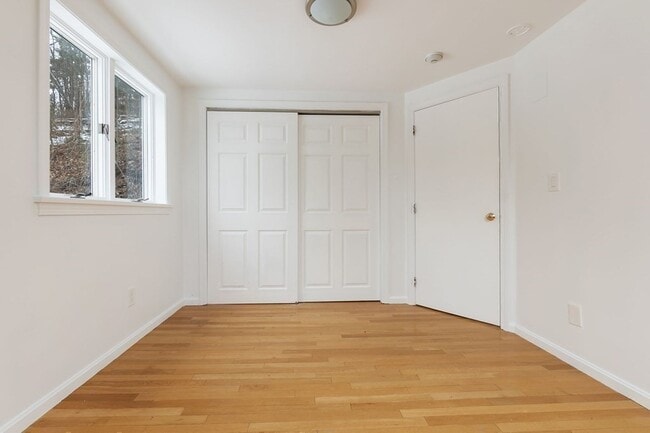 Building Photo - 47 Lake St